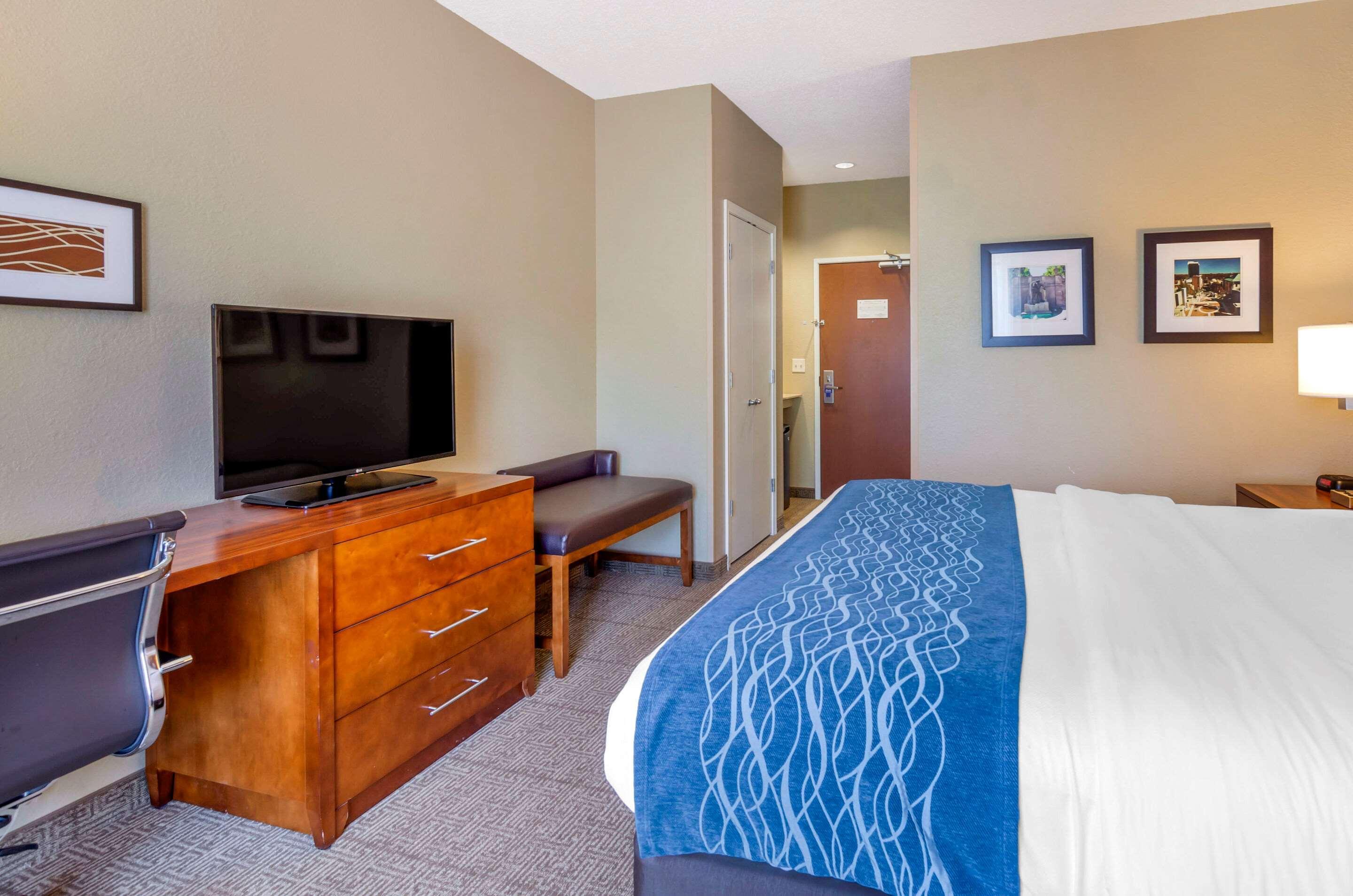 Hotel Comfort & Airport - Area Lynchburg