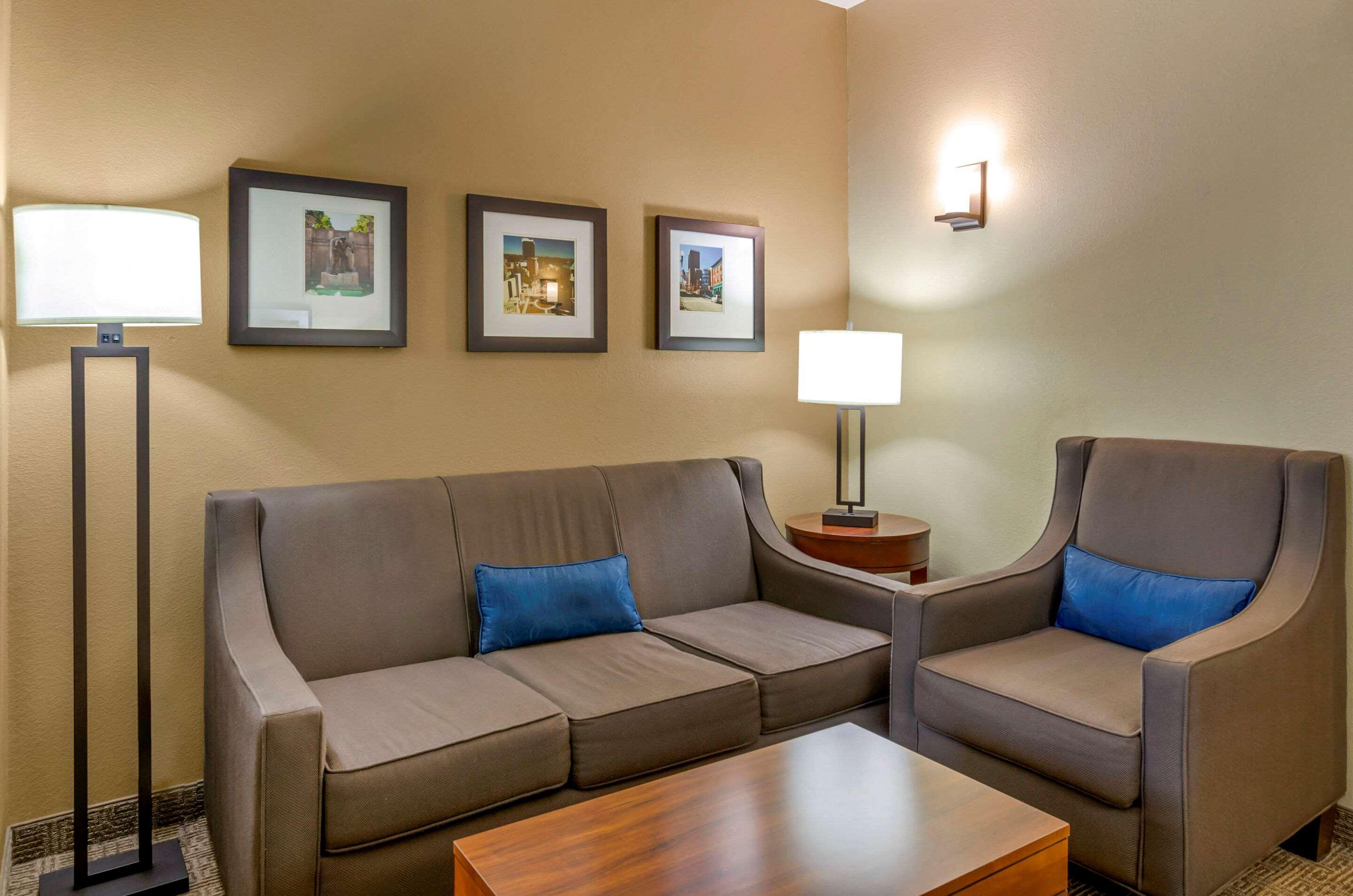 Comfort & Airport - Area Hotel
