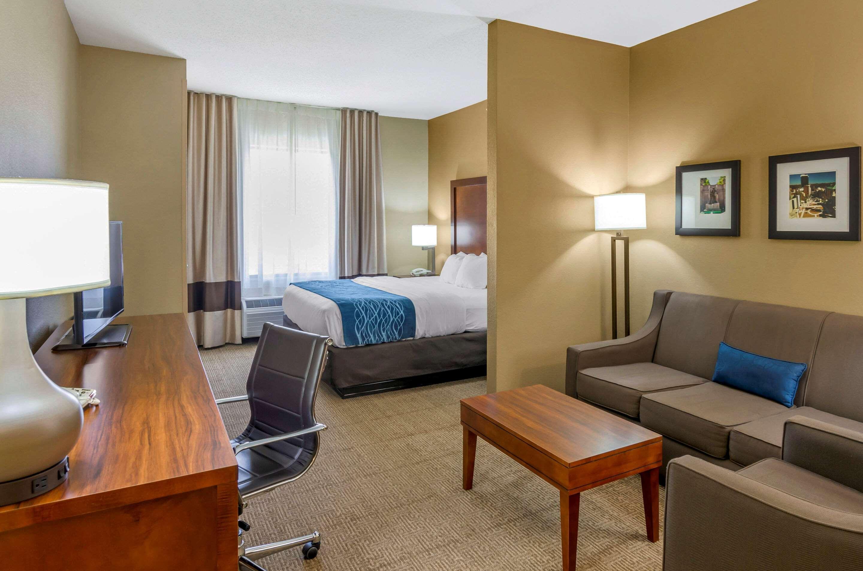 Hotel Comfort & Airport - Area 3*